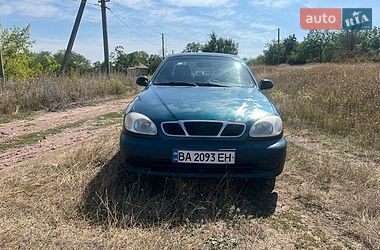 Седан Daewoo Lanos 1998 в Новій Празі