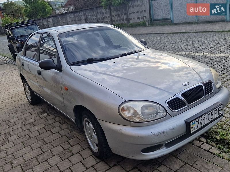 Седан Daewoo Lanos 2002 в Хусті