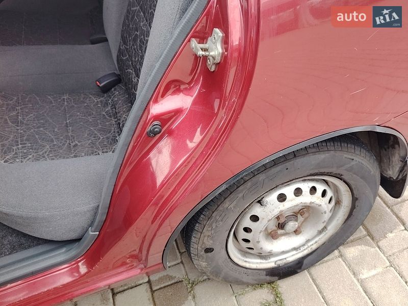 Седан Daewoo Lanos 2006 в Отынии