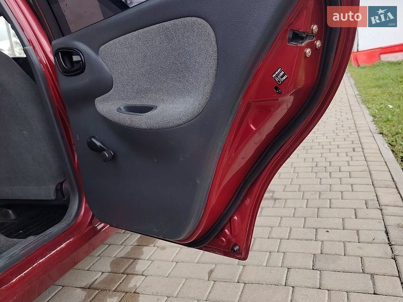 Седан Daewoo Lanos 2006 в Отынии