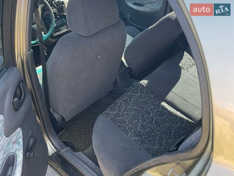 Седан Daewoo Lanos 2004 в Луцьку