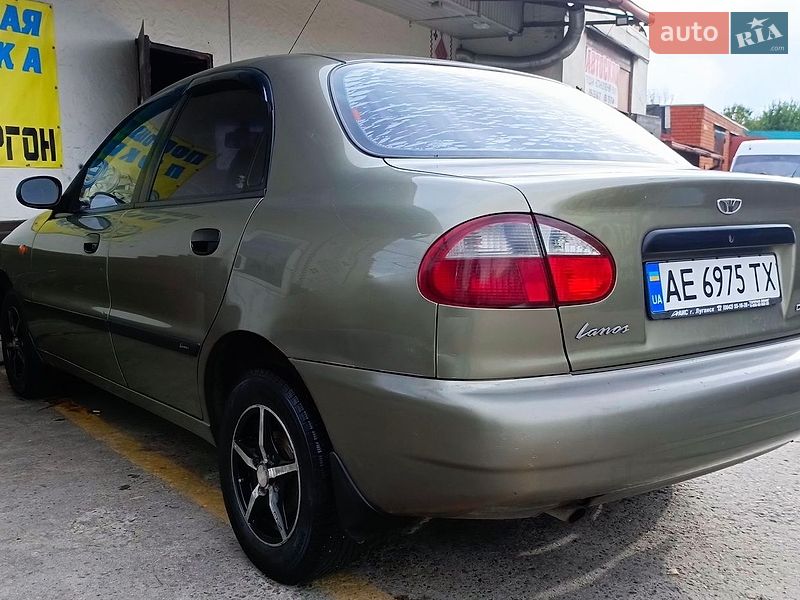 Седан Daewoo Lanos 2004 в Днепре