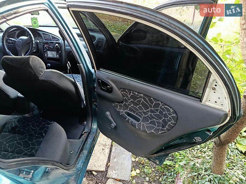 Седан Daewoo Lanos 2003 в Кривому Розі