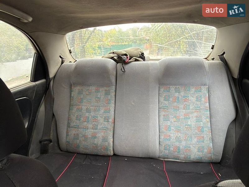 Седан Daewoo Lanos 2005 в Ромнах
