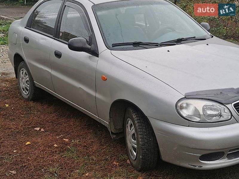 Седан Daewoo Lanos 2003 в Онуфриевке