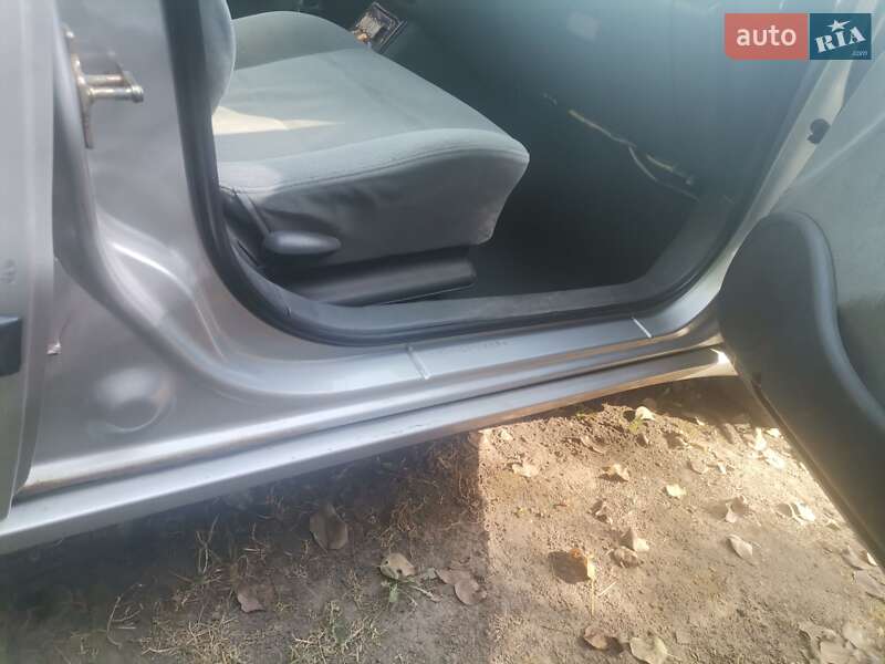 Седан Daewoo Leganza 2001 в Богуславі