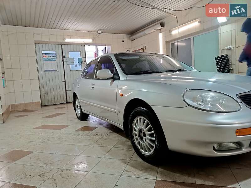 Седан Daewoo Leganza 1999 в Волочиську