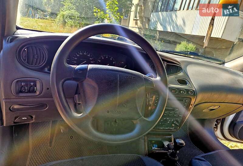 Седан Daewoo Leganza 2001 в Павлограде