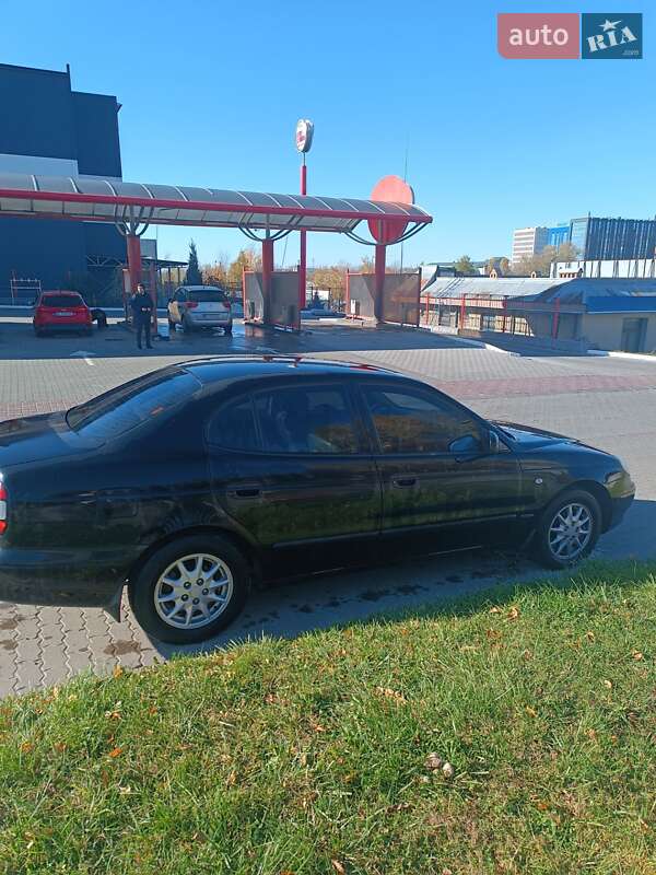 Седан Daewoo Leganza 2001 в Львове