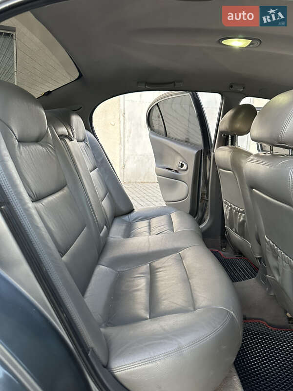 Седан Daewoo Leganza 2001 в Борщеве