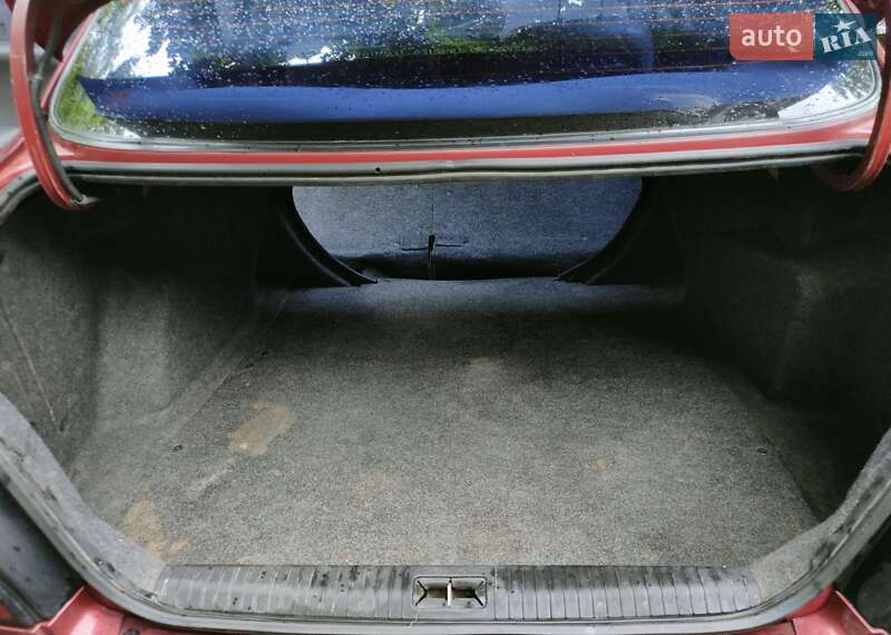 Седан Daewoo Leganza 2001 в Киеве