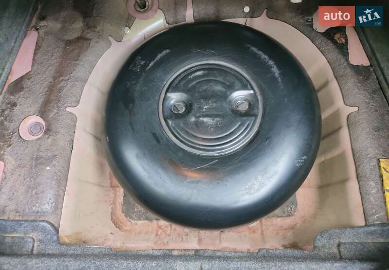 Седан Daewoo Leganza 2001 в Киеве