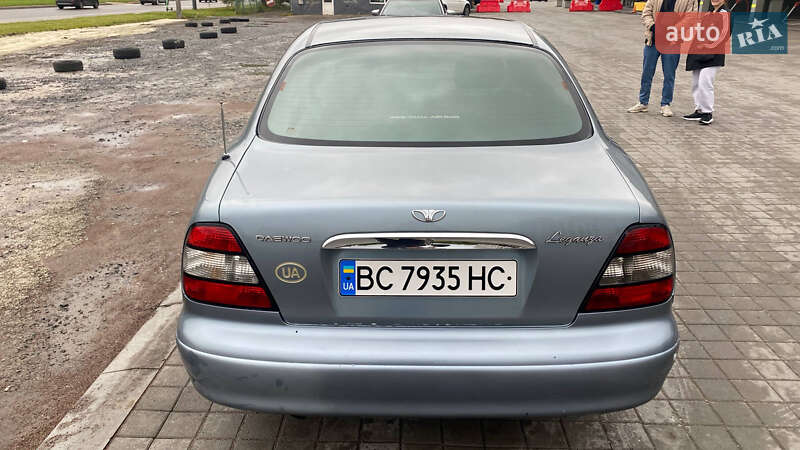 Седан Daewoo Leganza 2001 в Львові