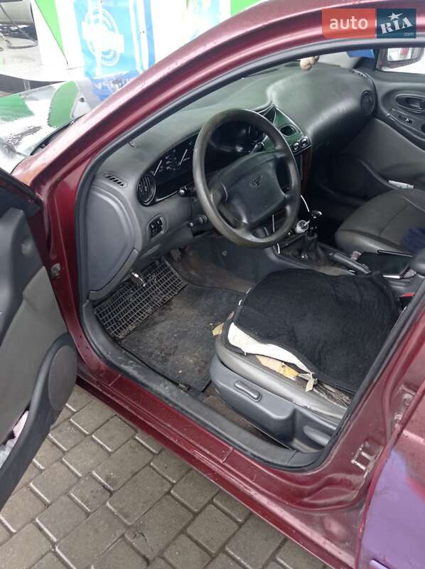 Седан Daewoo Leganza 1998 в Дніпрі