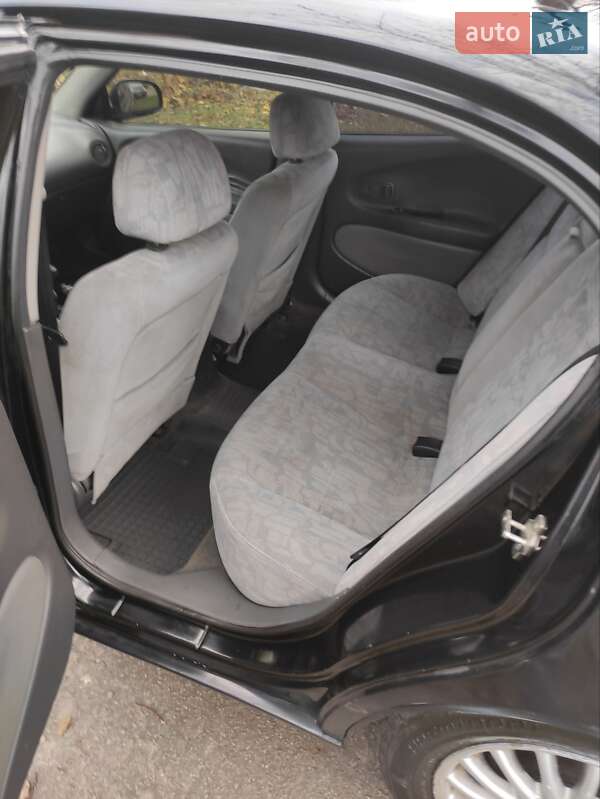 Седан Daewoo Leganza 1998 в Дніпрі