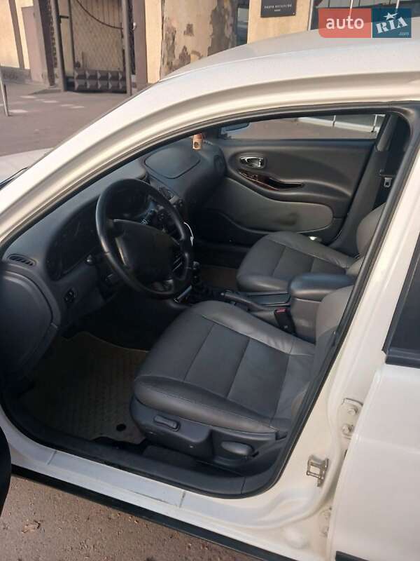 Седан Daewoo Leganza 2001 в Одессе