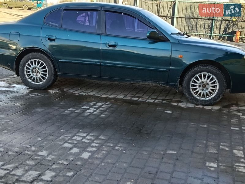 Седан Daewoo Leganza 2000 в Луцке