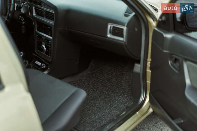 Седан Daewoo Nexia 2008 в Ужгороді