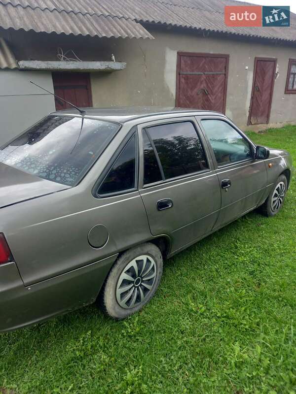 Седан Daewoo Nexia 2008 в Дрогобыче