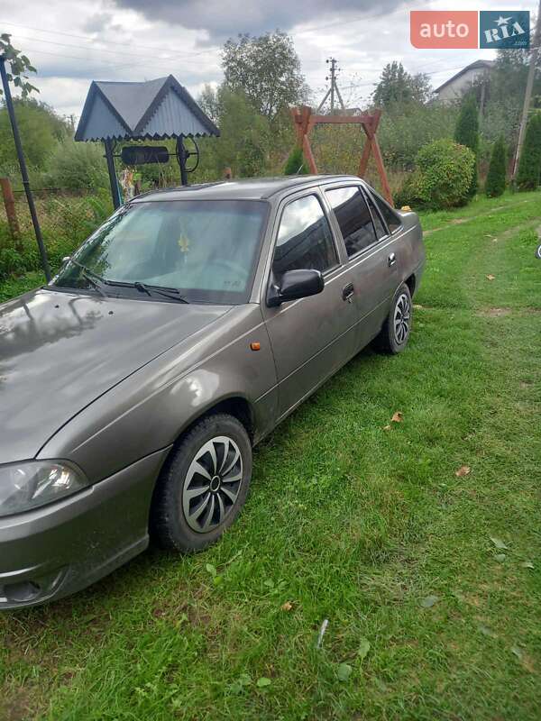 Седан Daewoo Nexia 2008 в Дрогобыче