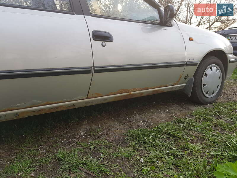 Седан Daewoo Nexia 2008 в Новомосковську