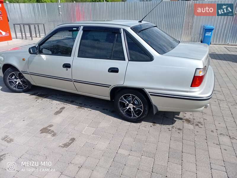 Седан Daewoo Nexia 2008 в Ужгороде