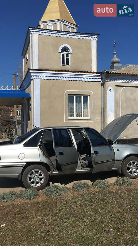 Седан Daewoo Nexia 2008 в Миколаєві