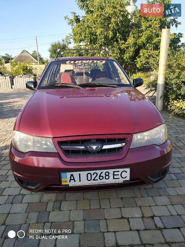 Седан Daewoo Nexia 2012 в Березане