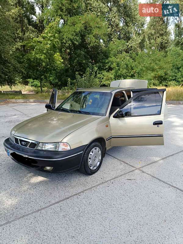 Седан Daewoo Nexia 2008 в Каневі