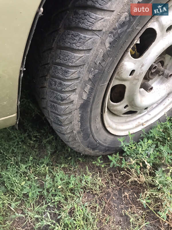 Седан Daewoo Nexia 1995 в Харькове