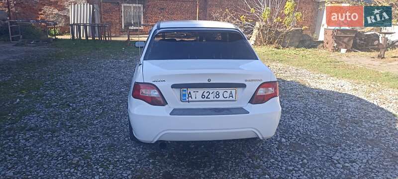 Седан Daewoo Nexia 1996 в Городенці