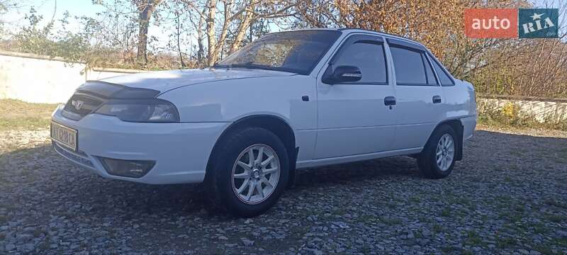 Седан Daewoo Nexia 1996 в Городенці