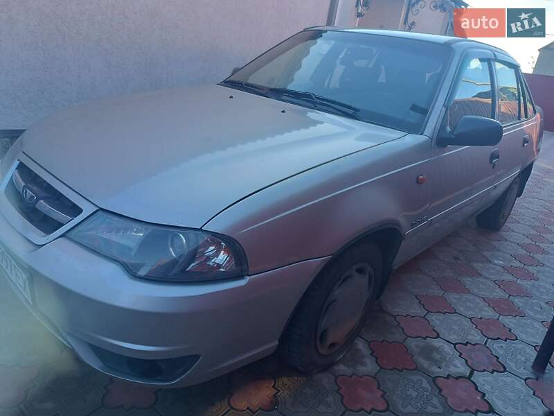 Седан Daewoo Nexia 2009 в Коростене