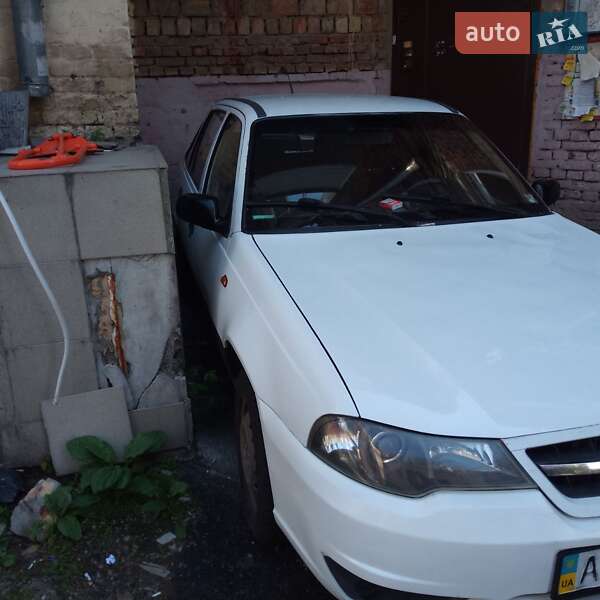 Седан Daewoo Nexia 2011 в Киеве