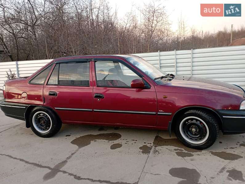 Седан Daewoo Nexia 2008 в Бориславі