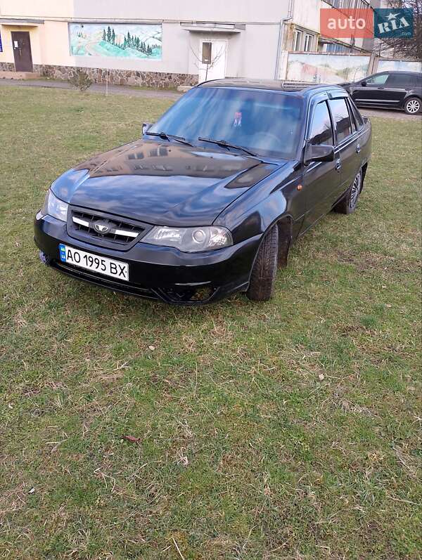 Седан Daewoo Nexia 2011 в Воловце