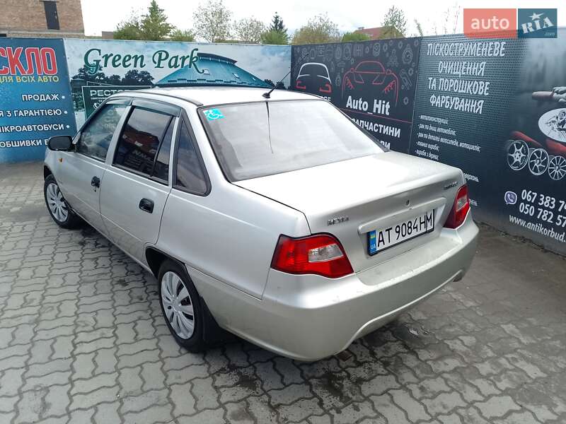 Седан Daewoo Nexia 2008 в Калуші