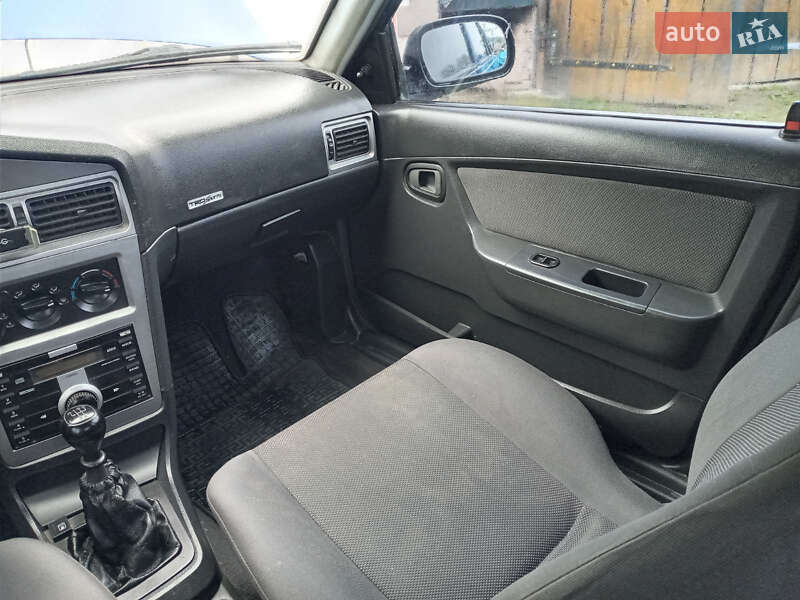 Седан Daewoo Nexia 2010 в Косове