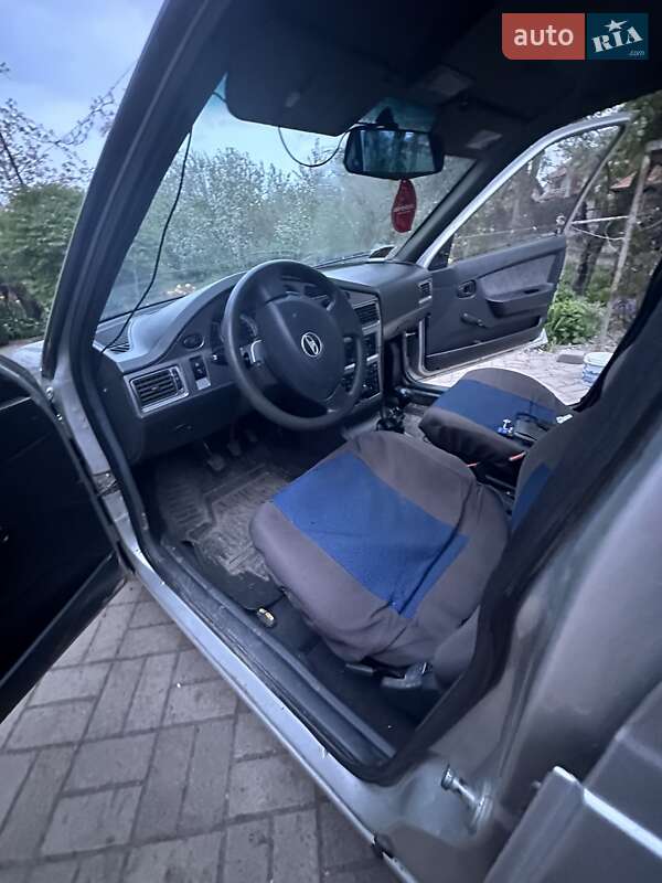 Седан Daewoo Nexia 2011 в Луцьку