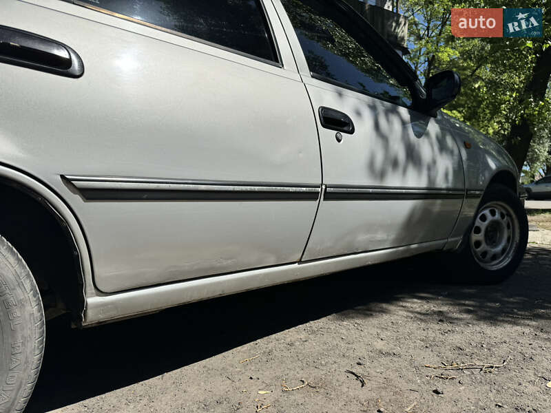 Седан Daewoo Nexia 2004 в Першотравенську