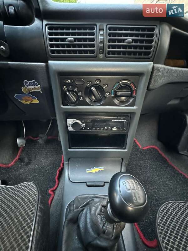 Седан Daewoo Nexia 2006 в Києві