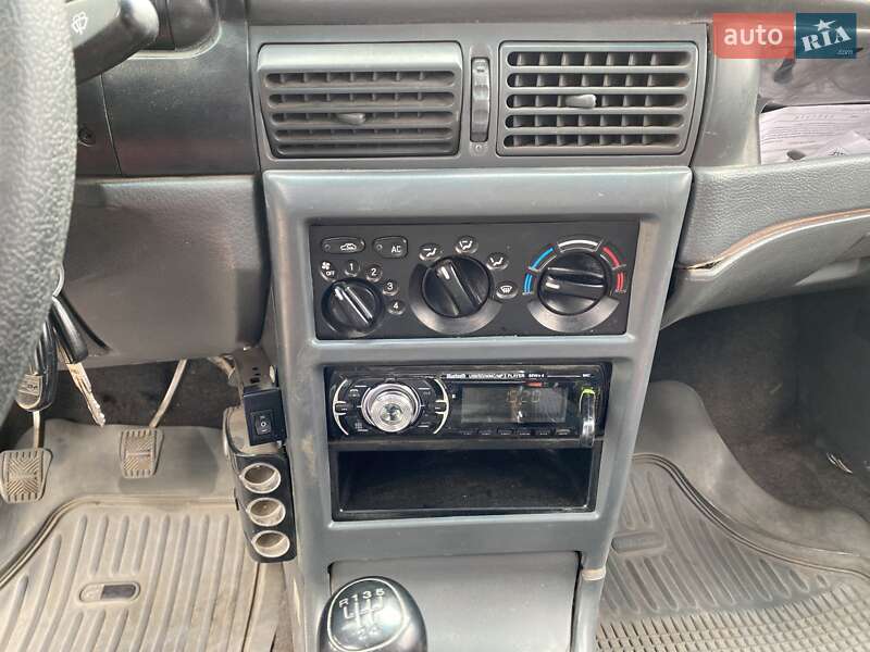 Седан Daewoo Nexia 2007 в Одессе