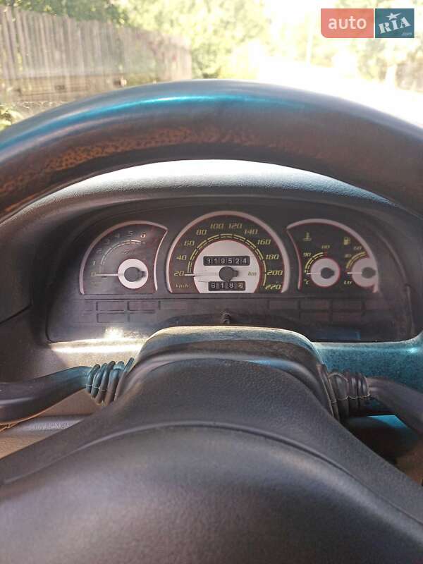 Седан Daewoo Nexia 1998 в Днепре