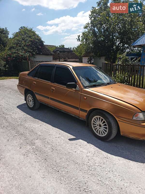 Седан Daewoo Nexia 1998 в Днепре
