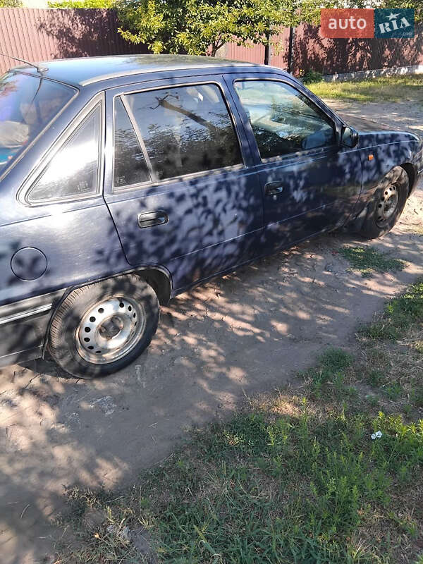 Седан Daewoo Nexia 2008 в Черкасах
