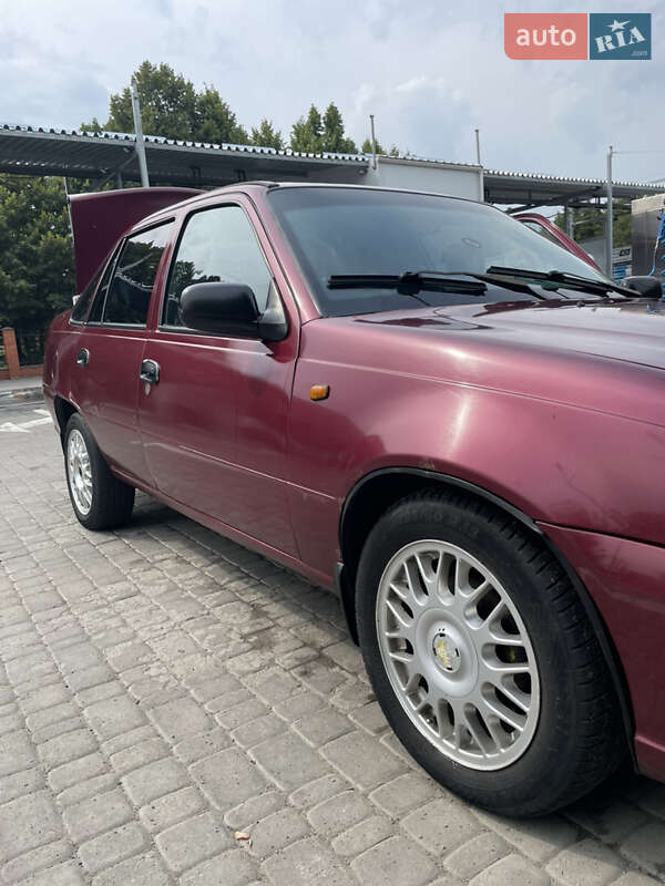 Седан Daewoo Nexia 2008 в Львові