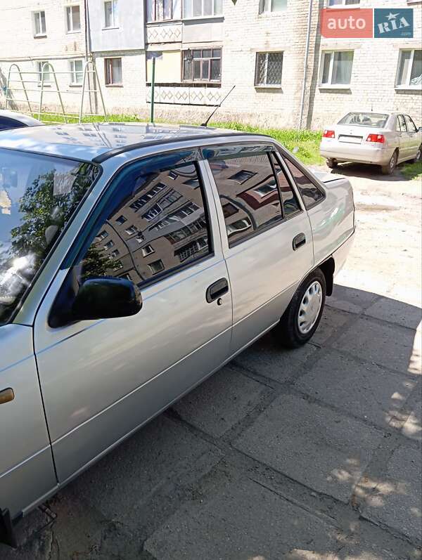 Седан Daewoo Nexia 2010 в Павлограде