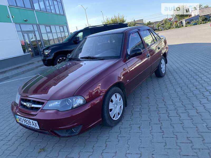 Седан Daewoo Nexia 2010 в Луцке