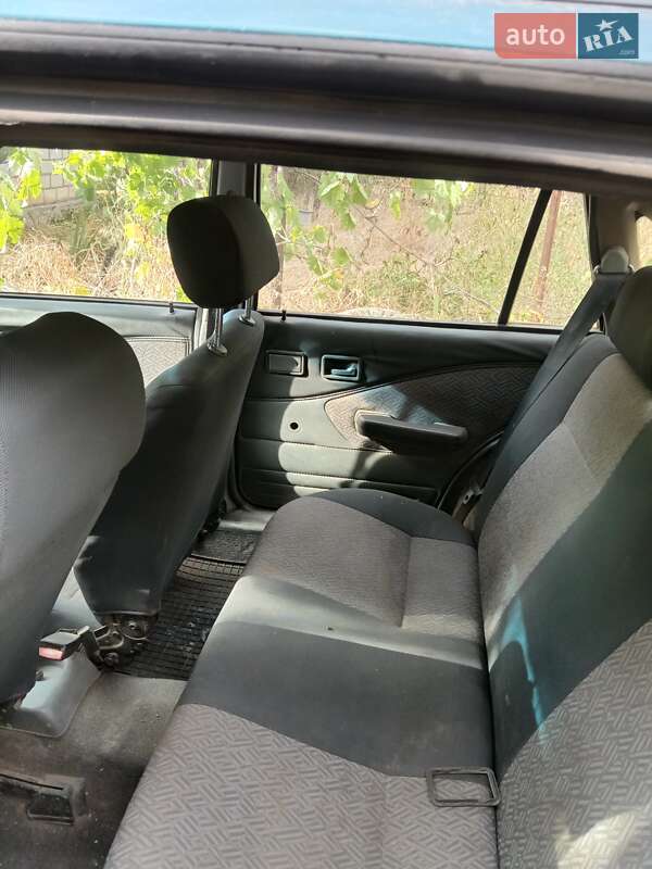 Седан Daewoo Nexia 1995 в Днепре