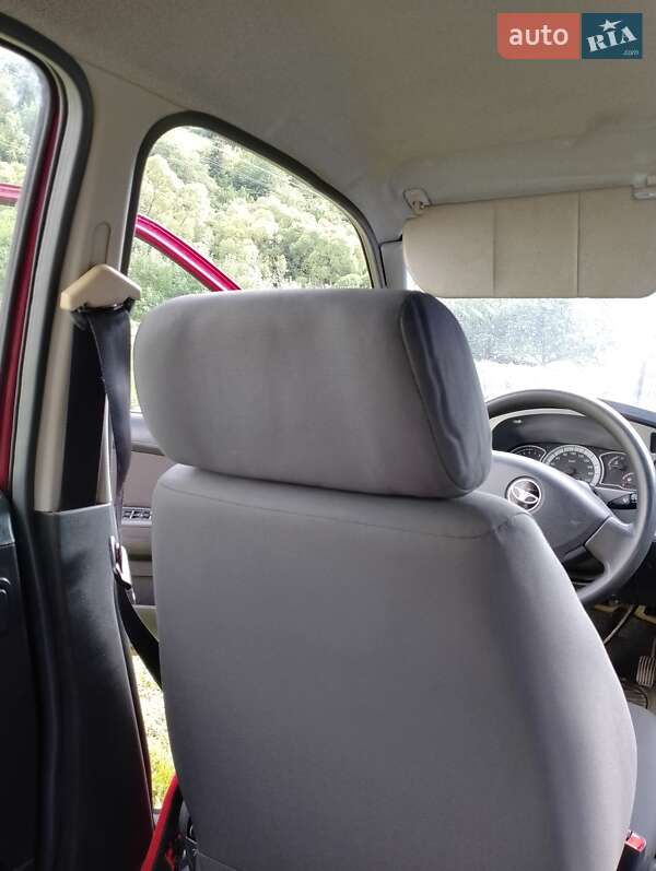 Седан Daewoo Nexia 2008 в Воловце